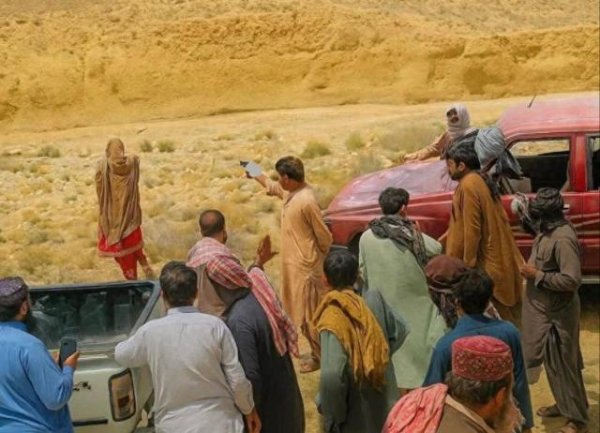 忆速配 巴基斯坦新婚夫妇遭处决, 婚姻未被家族同意, 新娘临终前拒绝屈服